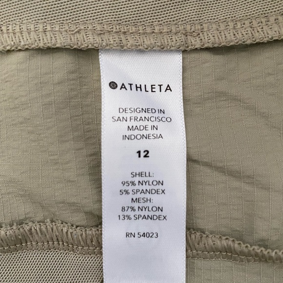 Athleta Trekkie North Short -woman’s Size12 - Picture 11 of 13